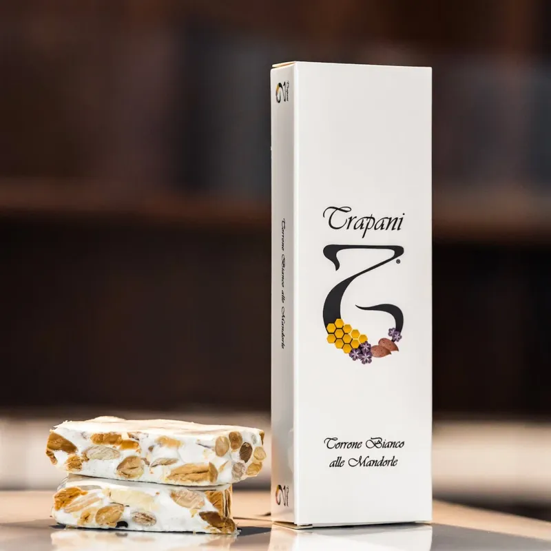 Torrone bianco alle mandorle Trapani con la sua confezione